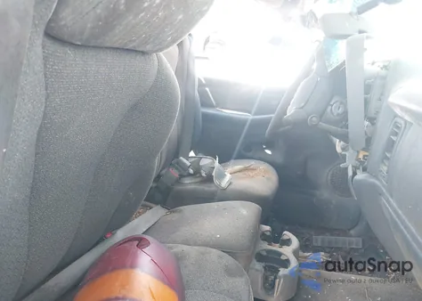 2001 Chevrolet Silverado 1500 z USA, uszkodzony, nr VIN 1GCEC14W51Z129074